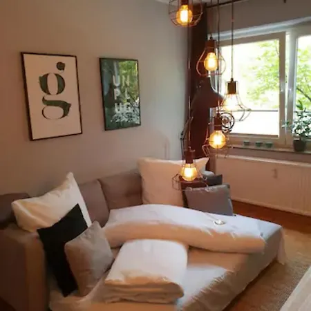 Apartment Stylisch-gemuetliche 70qm Im Zentralen D-derendorf *